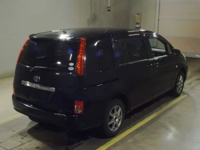 Toyota ISIS