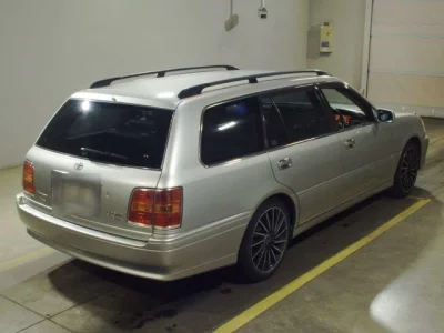 Toyota Crown Estate