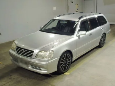 Toyota Crown Estate