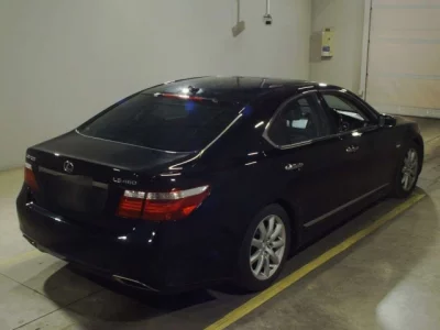 Lexus LS