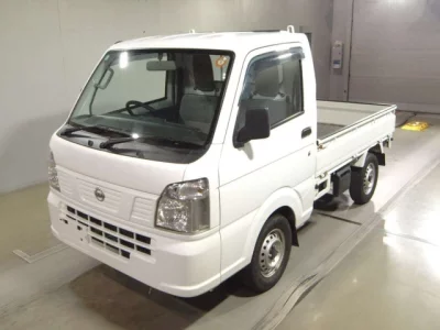 Nissan NT100 Clipper