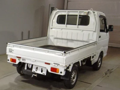 Nissan NT100 Clipper