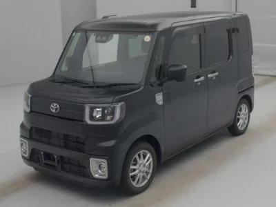 Toyota Pixis Mega