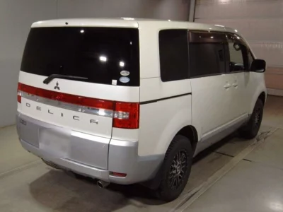 Mitsubishi DELICA D5