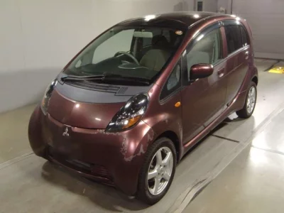Mitsubishi i