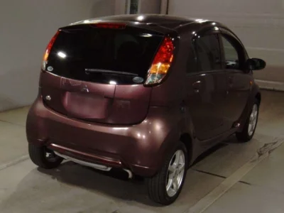 Mitsubishi i