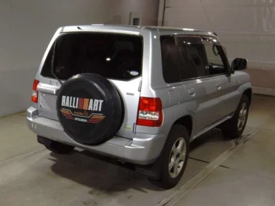 Mitsubishi Pajero iO
