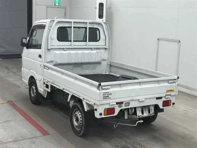 Nissan NT100 Clipper