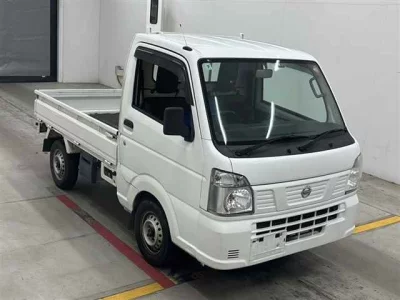Nissan NT100 Clipper
