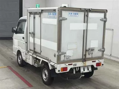 Nissan NT100 Clipper