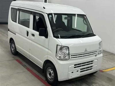 Mitsubishi Minicab Van