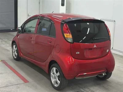 Mitsubishi i