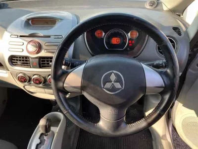 Mitsubishi i