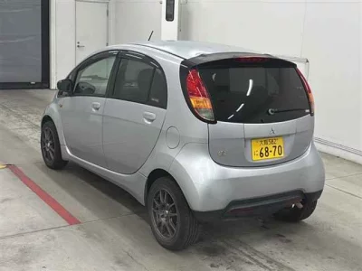 Mitsubishi i