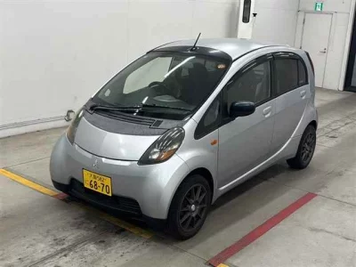 Mitsubishi i