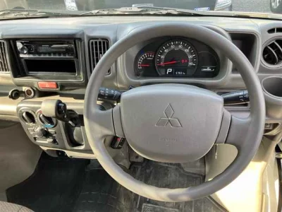 Mitsubishi Minicab Van