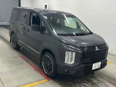Mitsubishi Delica D:5