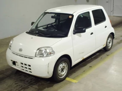 Daihatsu Esse