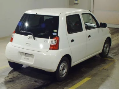 Daihatsu Esse