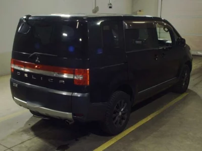 Mitsubishi Delica D:5