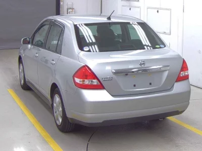 Nissan TIIDA LATIO