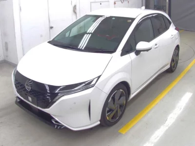Nissan Aura