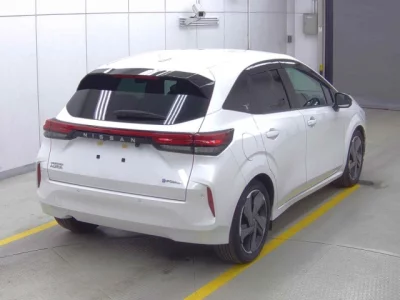 Nissan Aura