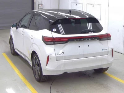 Nissan Aura