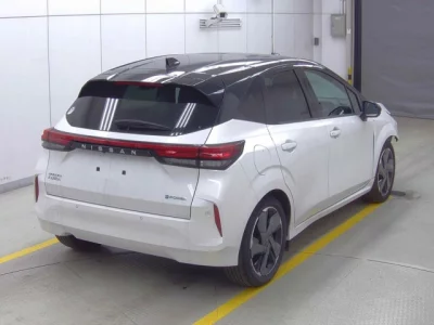 Nissan Aura