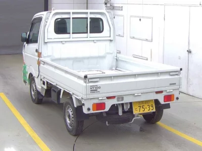 Nissan NT100 Clipper