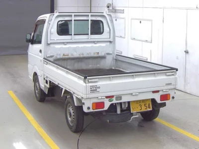 Nissan NT100 Clipper