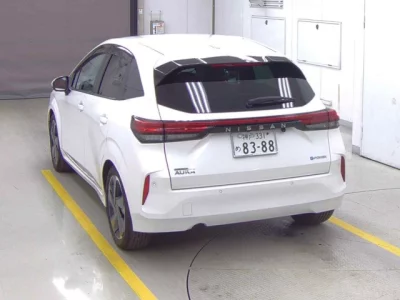 Nissan Aura