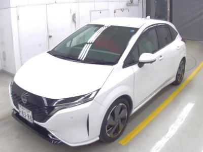 Nissan Aura