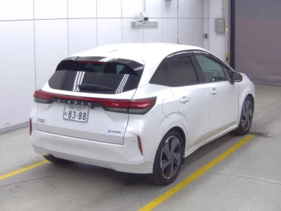 Nissan Aura