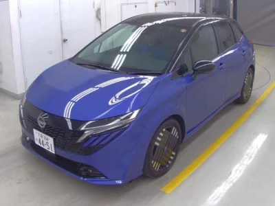 Nissan Aura