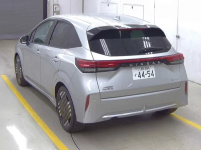 Nissan Aura