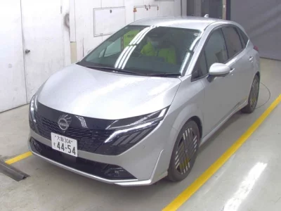 Nissan Aura