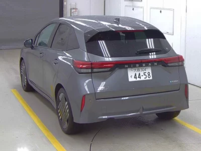 Nissan Aura