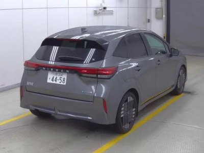 Nissan Aura