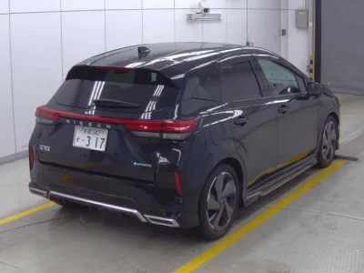 Nissan Aura