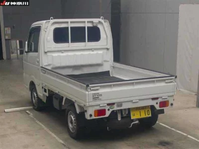 Nissan NT100 Clipper