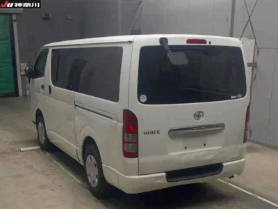 Toyota HiAce Van