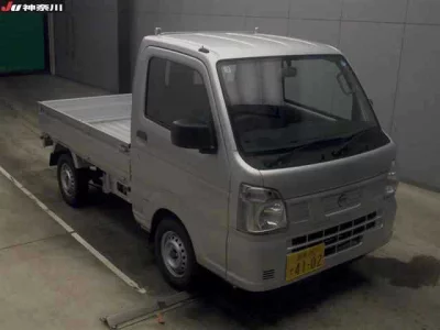 Nissan NT100 Clipper
