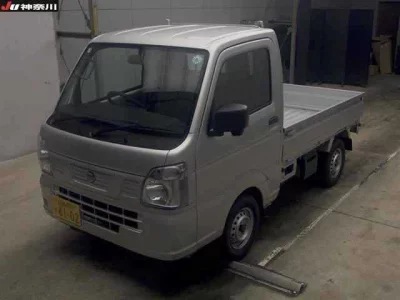 Nissan NT100 Clipper