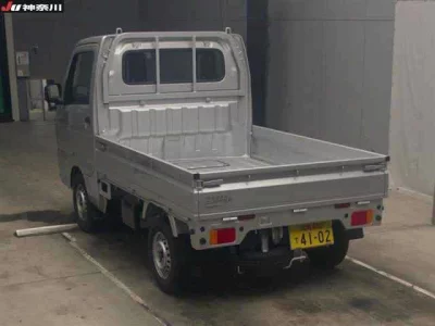 Nissan NT100 Clipper