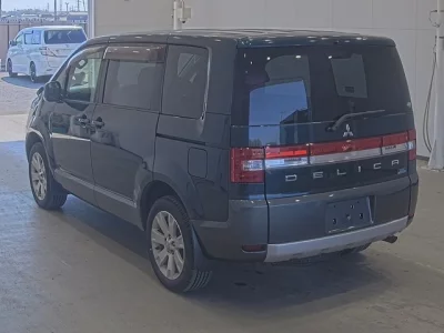 Mitsubishi DELICA D5