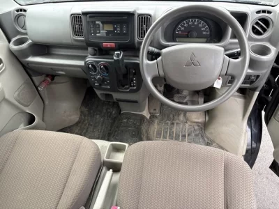 Mitsubishi Minicab Van