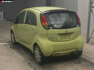Mitsubishi i