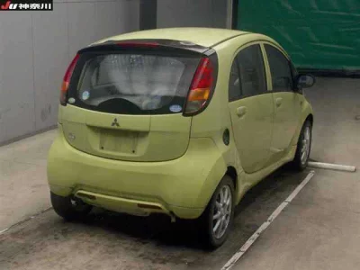 Mitsubishi i