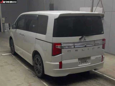 Mitsubishi Delica D:5